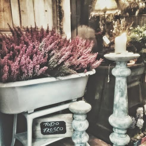 ruta deco shopping vintage Barcelona flores acanto