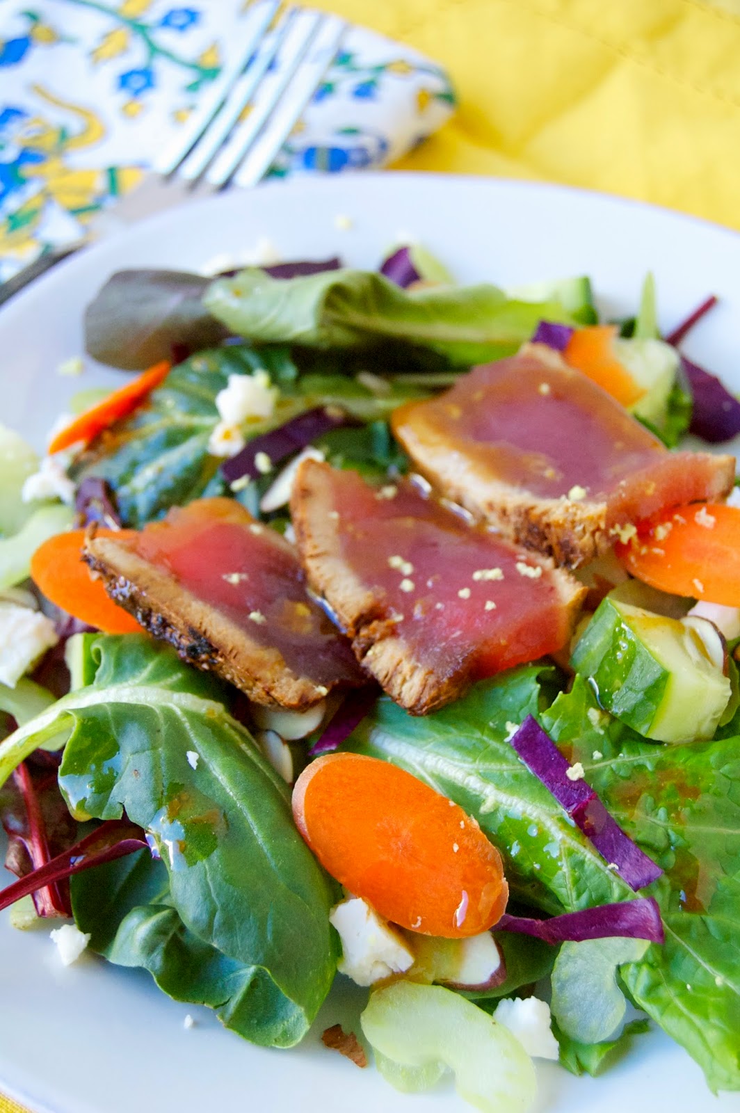 Seared Yellowfin Tuna Salad | www.kettlercuisine.com