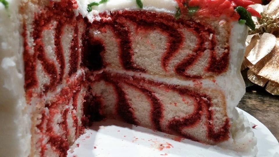 Red Velvet Swirl Christmas Cake