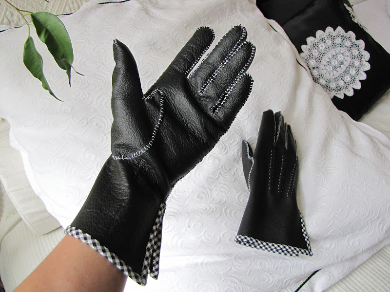 Of Dreams and Seams 1950's HandSewn Leather Gloves