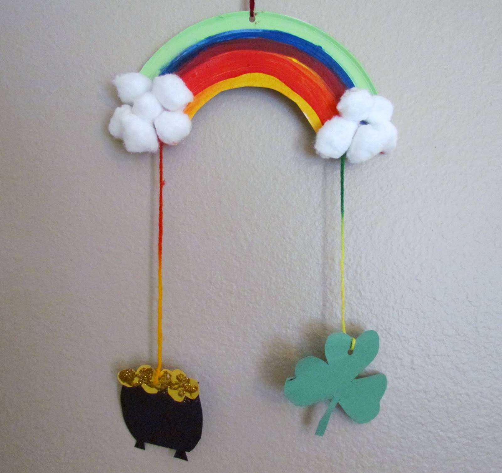 Learn To Grow How to make a St. Patrick's Day Rainbow Mobile paper
