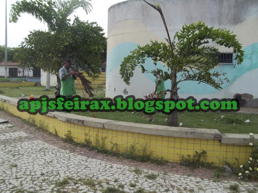 APJSFEIRA X Limpeza da praça do Conjunto Feira X.