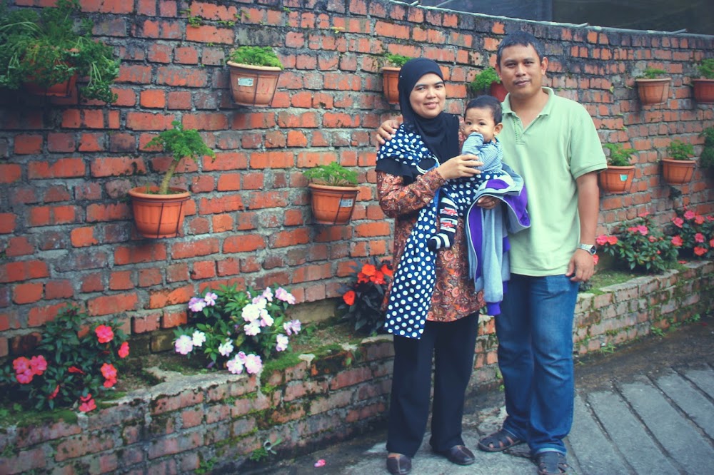 Ummi, Abah dan Hafiz Ummi, Abah dan Hafiz