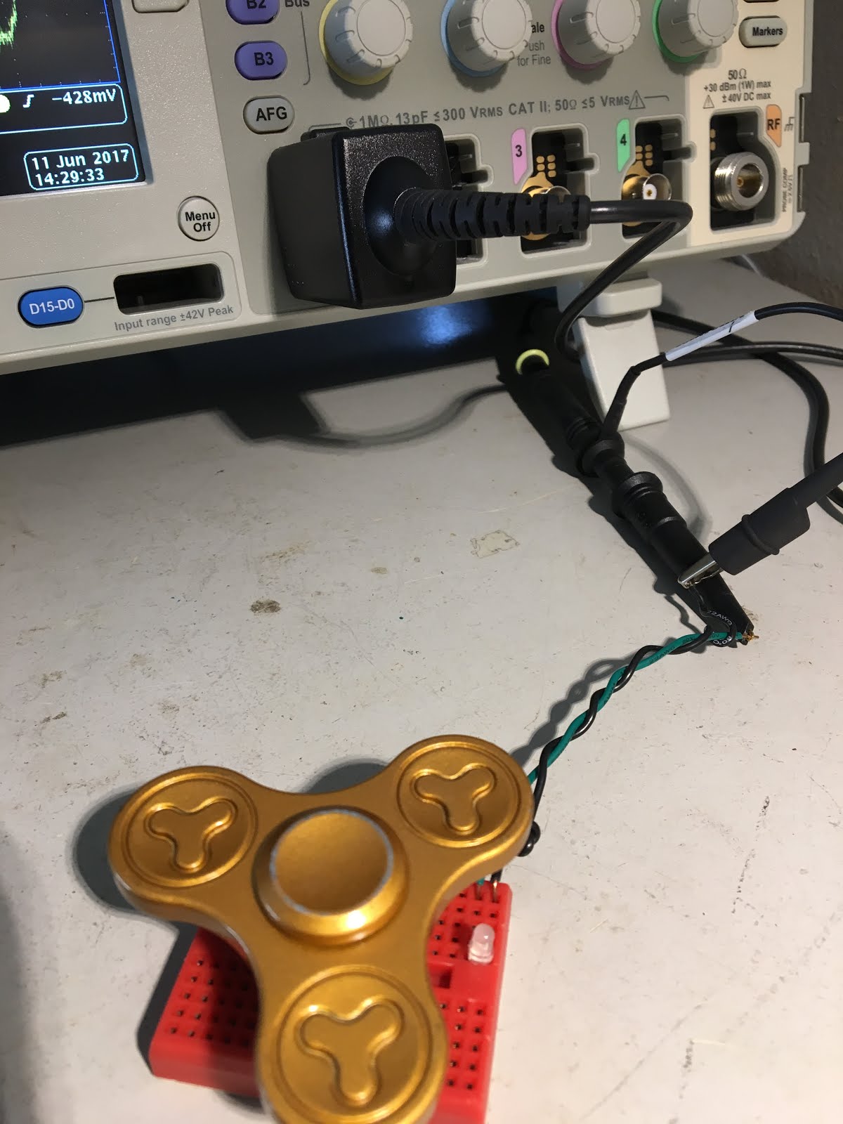 Measuring Fidget Spinner RPM via TEK MDO4000 Oscilloscope