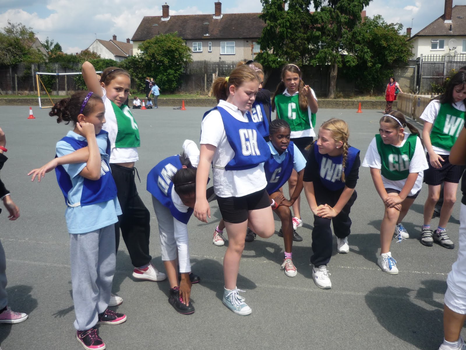 MANFORD PRIMARY SCHOOL Year 6 v Teachers Netball Tournament!