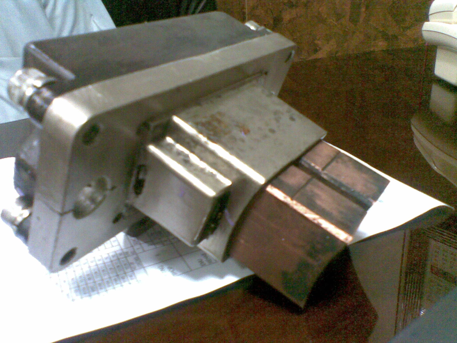 ELECTRIC MULTIPLE UNITS Earth Return Brush