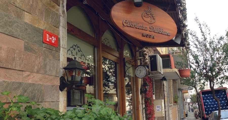Photostorming Inside Istanbul Kadıköy Çikolata Dükkanı, Pappa Cafe