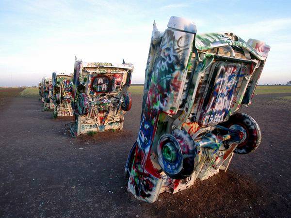http://4.bp.blogspot.com/-v-hAHUMUWH8/Tns447Im1II/AAAAAAAAjRY/MB3VSx_2OXQ/s1600/Americas+10+Roadside+Attaractions+-+010.jpg