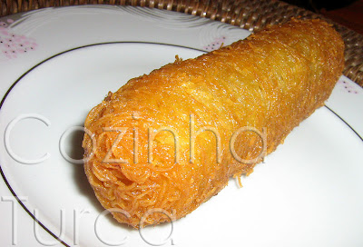 Rolos de Massa Kadaif com Nozes (Erzurum Kadayıf Dolması)