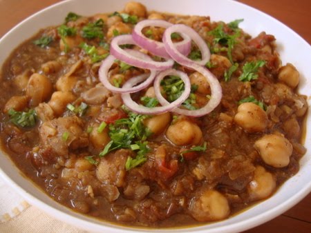 kabuli chana masala recipe. 250 gms kabuli channa,