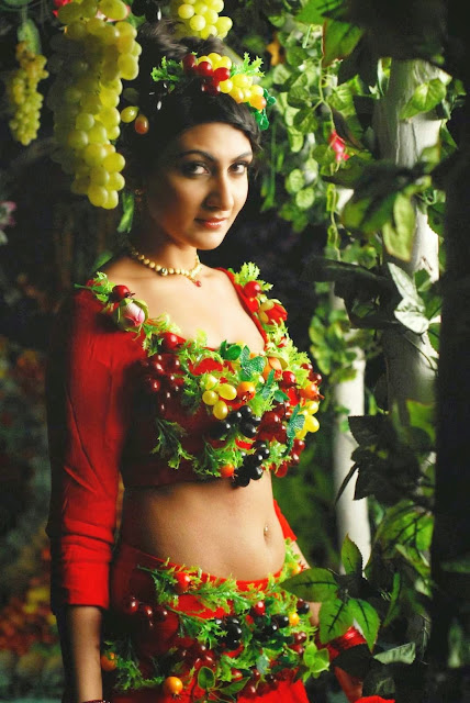 Neelam Upadhyay Wearing Frutiy Choli and Ghagra Spicy Unseen Beautiful Pics