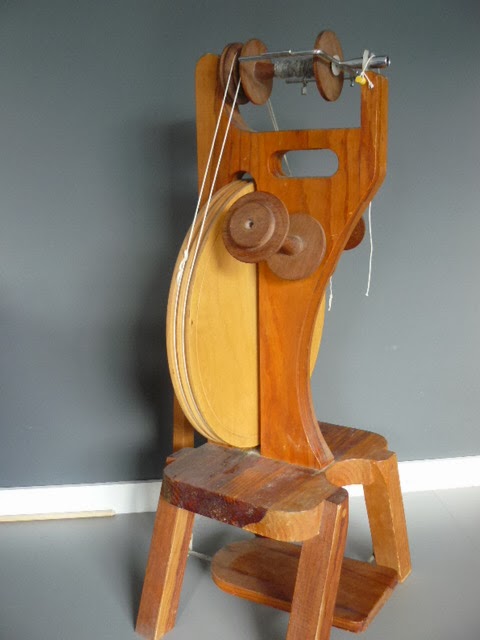 Spinning Wheel Offered To Me For Free : r/Handspinning