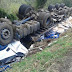 Caminhão articulado tomba na rodovia PR-092 em J. Távora