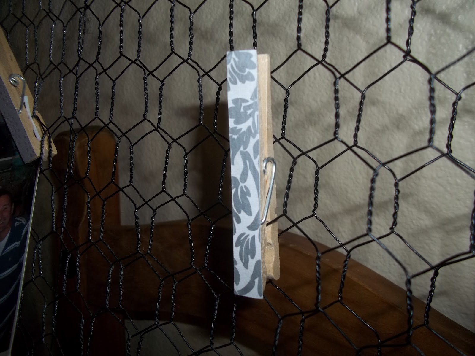 Pages from Home Easy Chicken Wire Memo Board