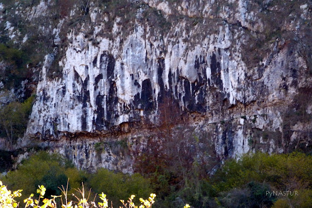 Canal de La Llucia- Ruta del Río Casañu - Asturias Canal de La Llucia- Ruta del Río Casañu - Asturias