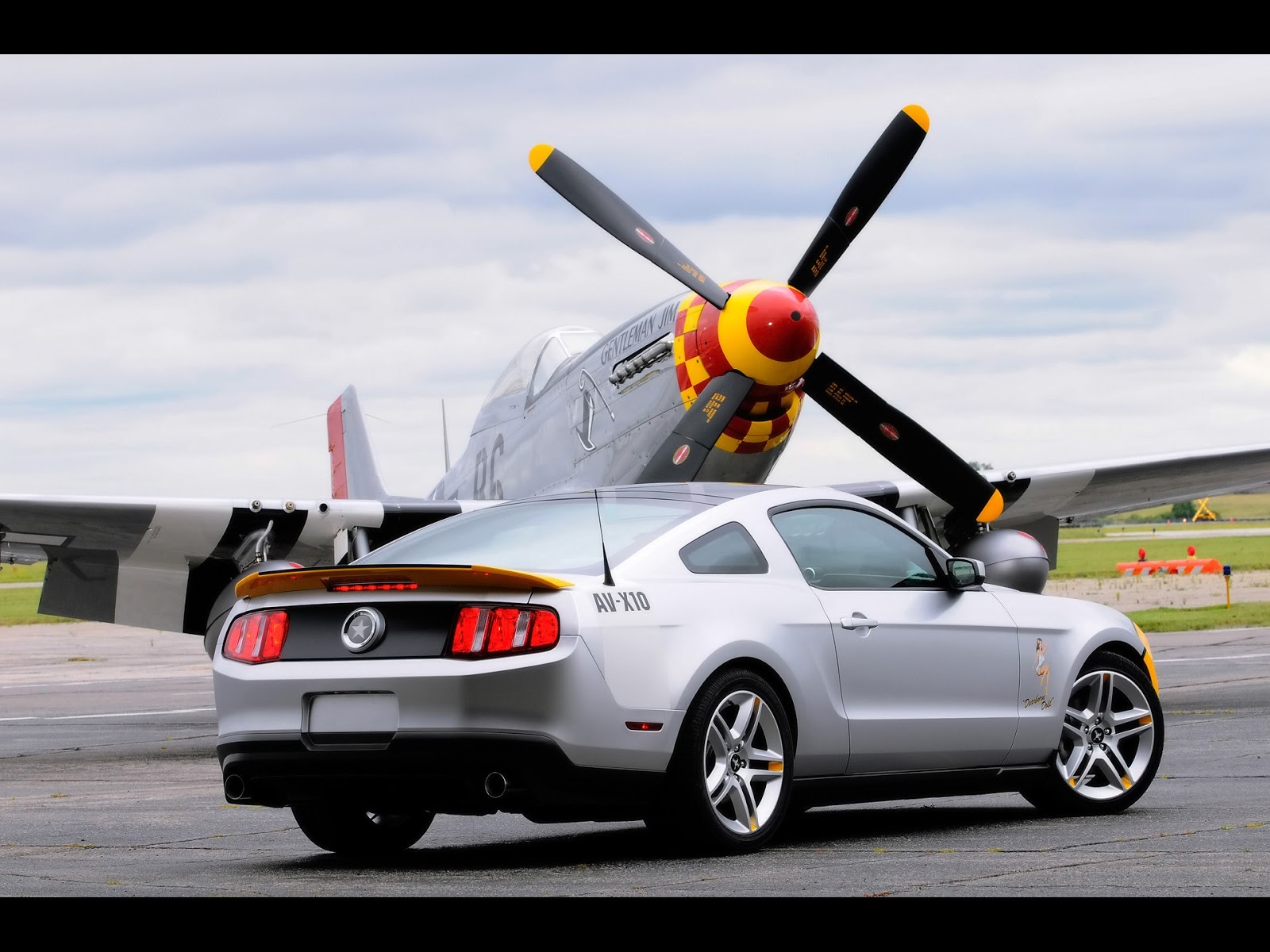 http://4.bp.blogspot.com/-v7bBrTQdskQ/UVROGfdR2mI/AAAAAAAALQw/ABsCNEokXKE/s1600/Ford+Mustang+Muscle+Car+Wallpapers14.jpg