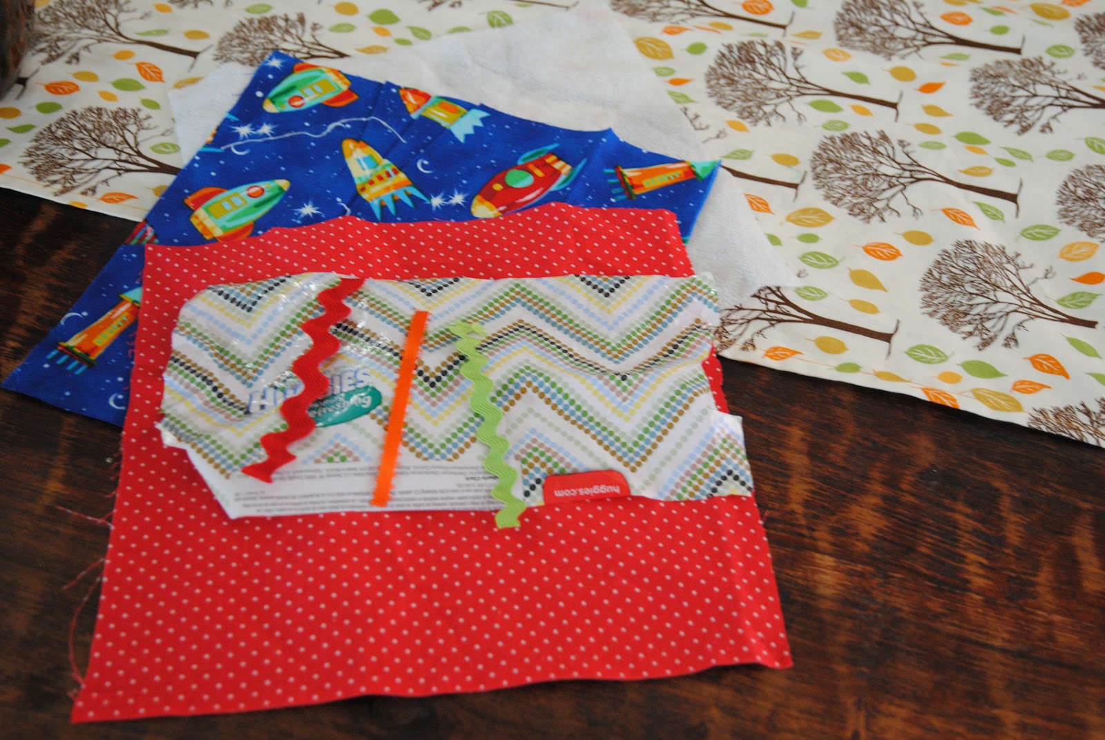 Diamonds, fur and laundry Fabric airplane tutorial