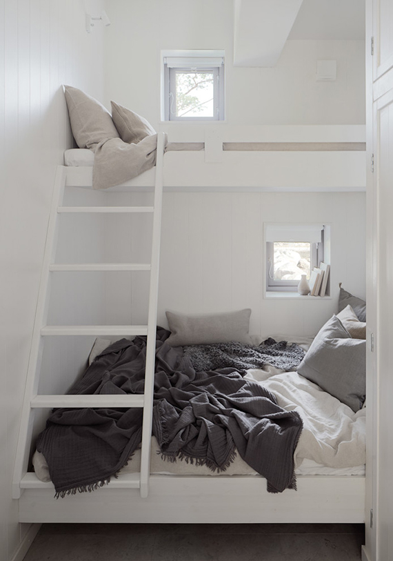 Cozy loft bed | m.arkitektur via Home Adore 