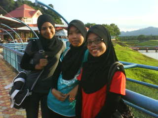 MY ROOMATE SEM1 2011