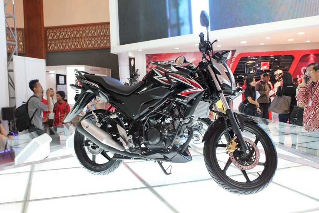 Honda Cbr 150r Unveiled Fully At Jakarta Motor Show 2012 Wheel O Mania