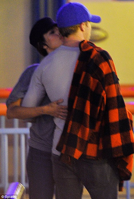ryan gosling and eva mendes ryan gosling and eva mendes