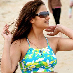 Sonia Agarwal debuts in Malayalam with Mukesh Sonia Agarwal debuts in Malayalam with Mukesh
