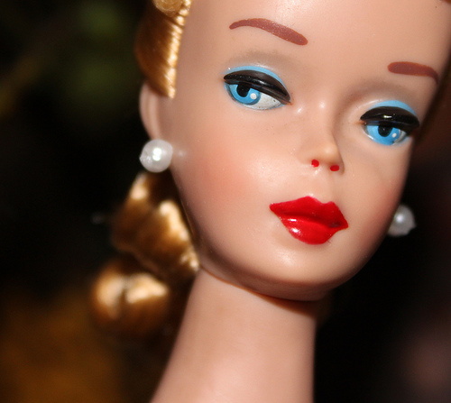 things with a sentimental value Here are 11 tips to help make decluttering sentimental items easier it's ok to keep the sentimental items that you value and are meaningful to you the trick is to keep the amount of sentimental items you keep within reason. things with a sentimental value Here are 11 tips to help make decluttering sentimental items easier it's ok to keep the sentimental items that you value and are meaningful to you the trick is to keep the amount of sentimental items you keep within reason.