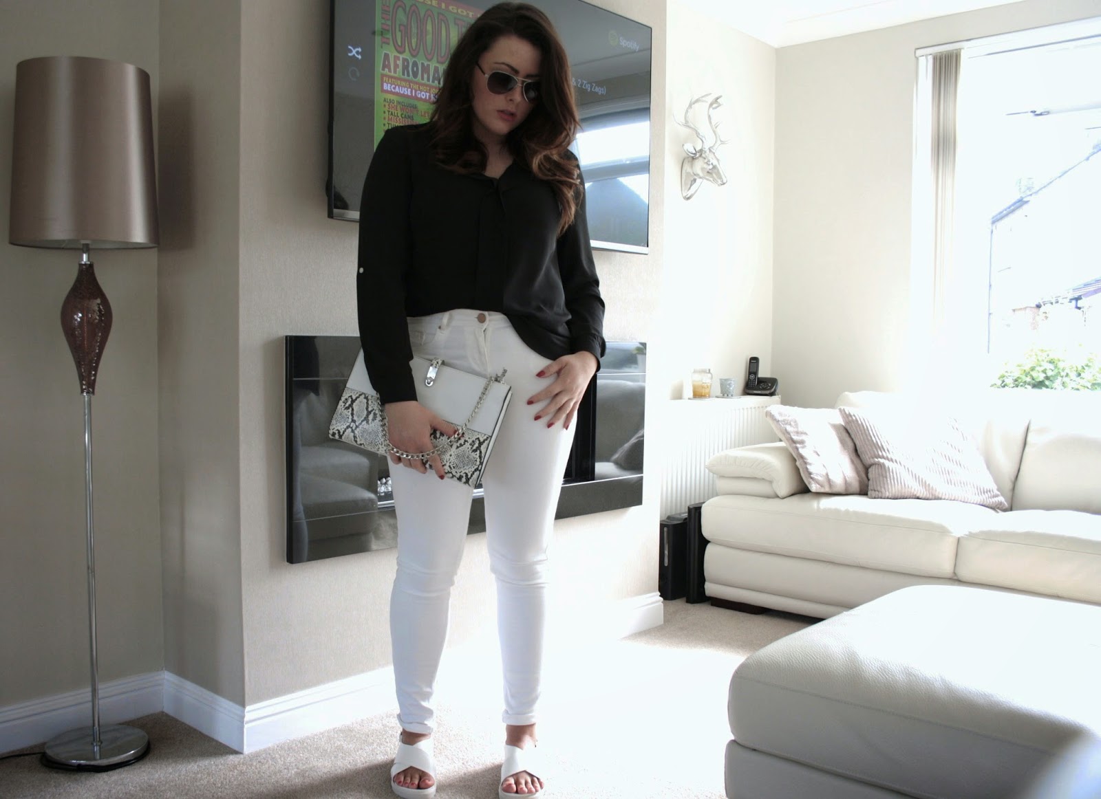 monochrome outfit 