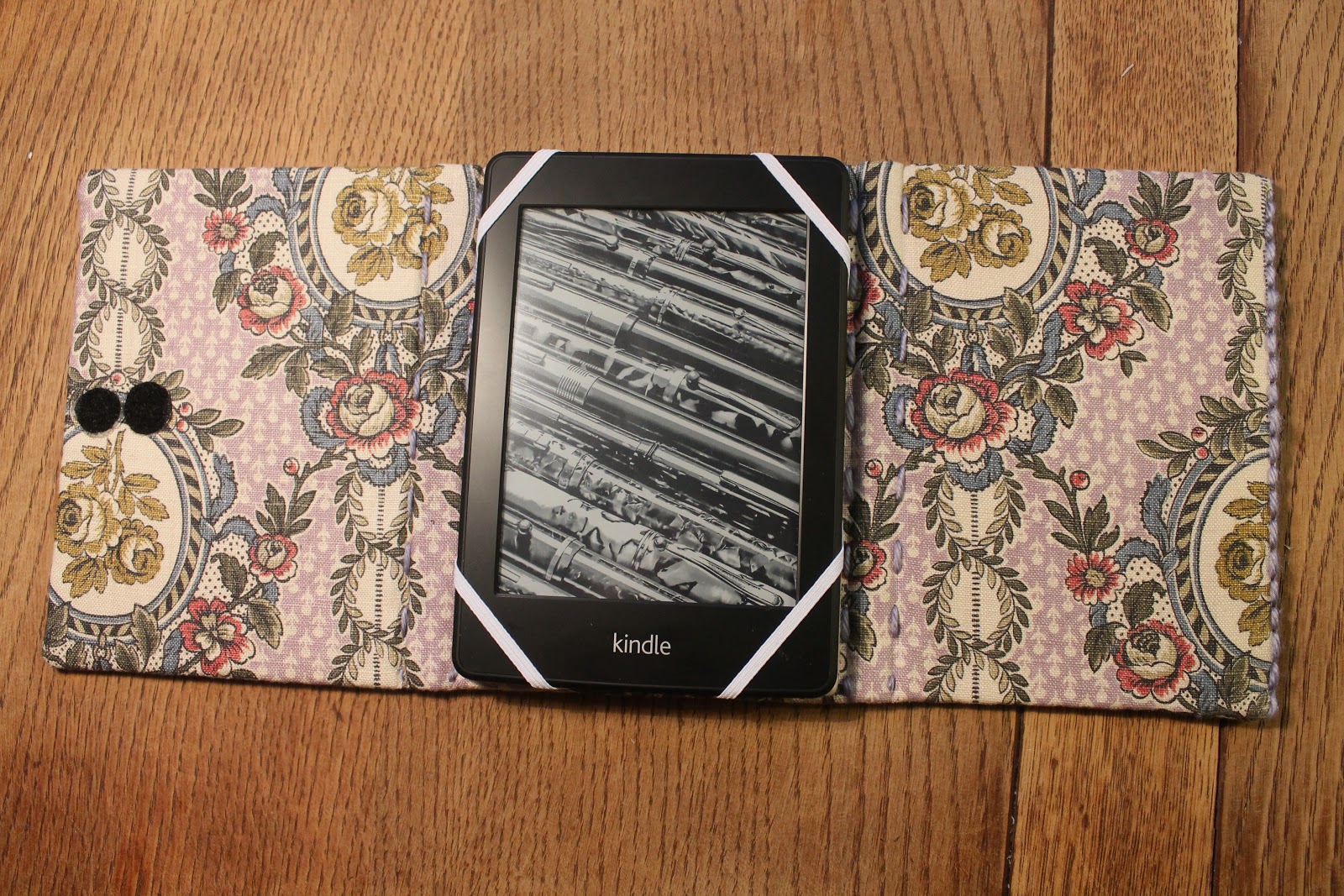 DIY Tutorial Kindle Case and Stand