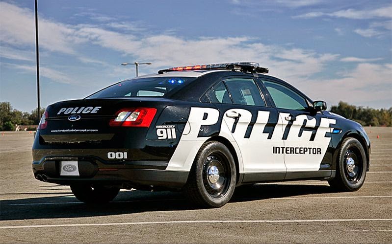 Ford Taurus vs. Police Interceptor.