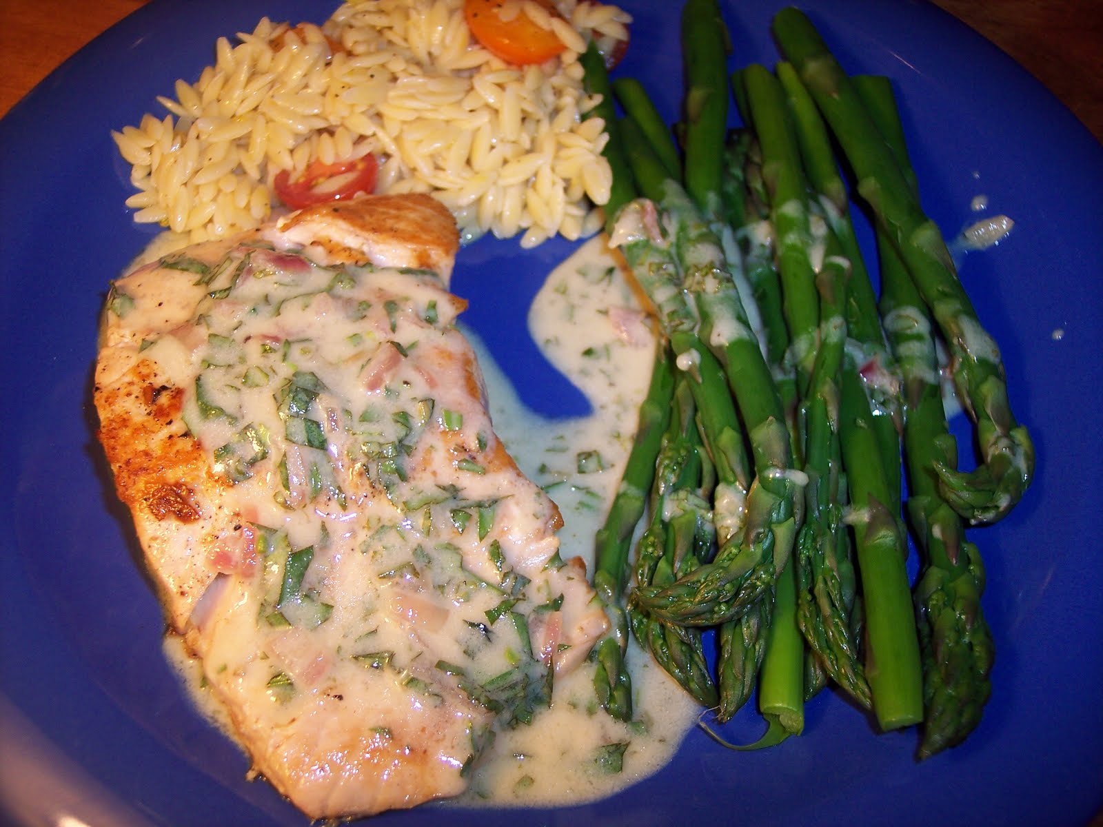 Savory Moments Salmon and asparagus with a creamy tarragon sauce