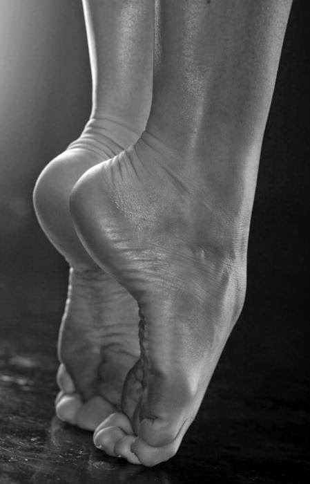 Mundo Bailarinístico - Blog de Ballet: Sapatilhas de ponta - nada de pés  estragados! Por Janaína Barros