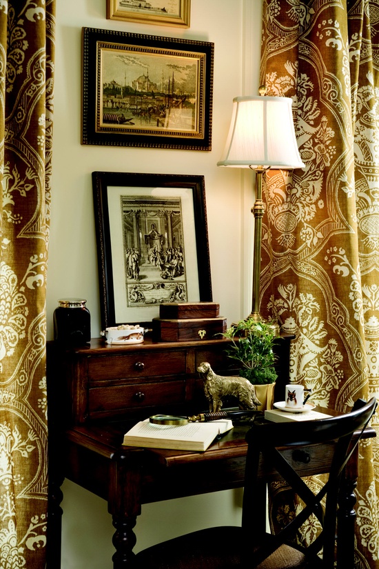 Eye For Design: Decorate Your Home With Desks