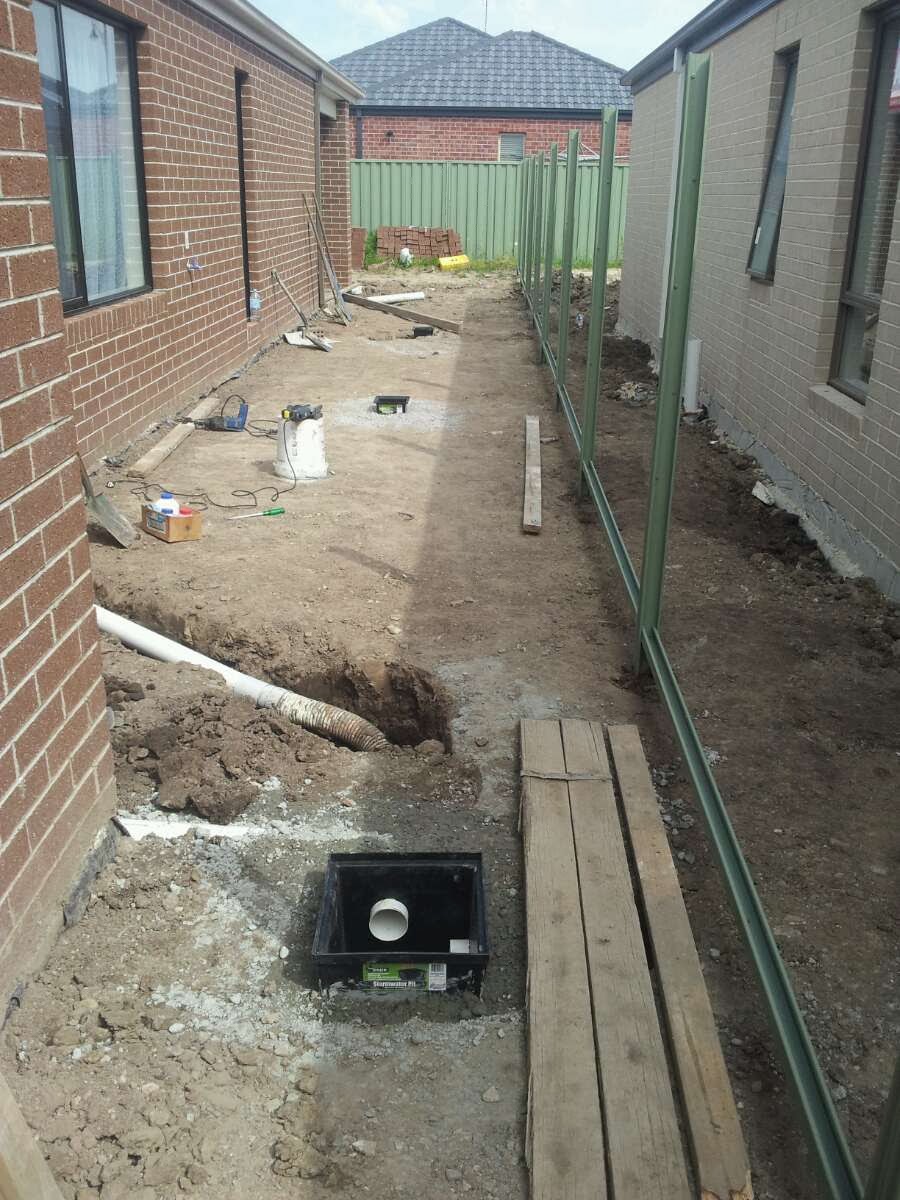 Building our first new home!: Driveway & Concrete Path