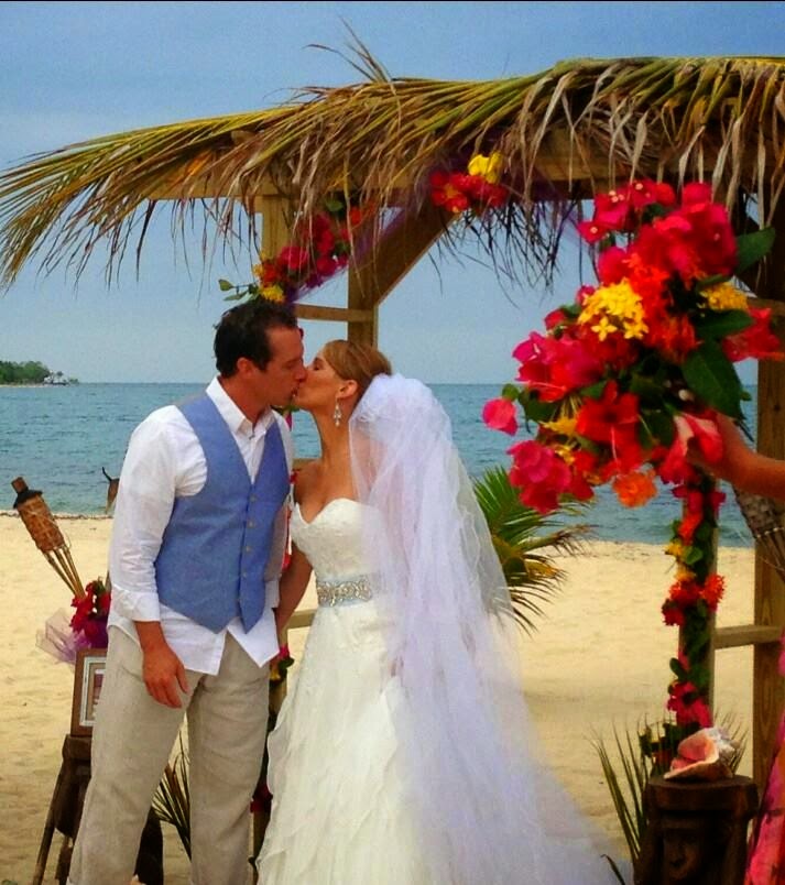 Remax Vip Belize: Pretty shots throughout the ceremony