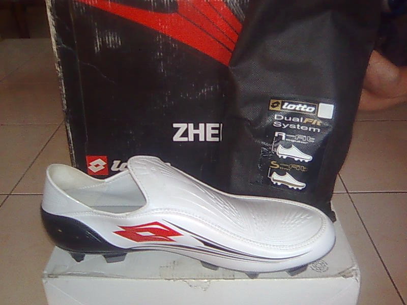 Jual Sepatu Bola Online (Bimo Bintang): lotto putih original