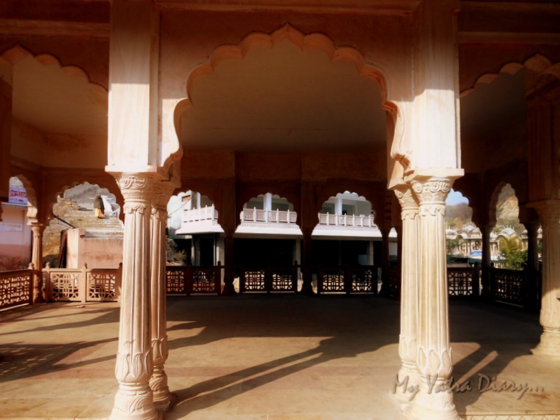 Magnificient arches at Khole Ke Hanuman Temple, Jaipur, Rajasthan Magnificient arches at Khole Ke Hanuman Temple, Jaipur, Rajasthan