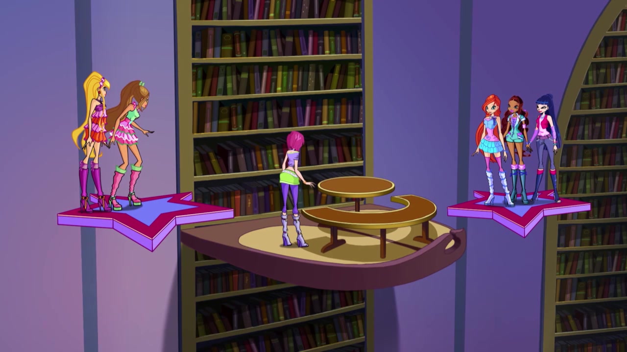 Imágenes del Winx Club buscando el libro Sirenix en la biblioteca de Alfea