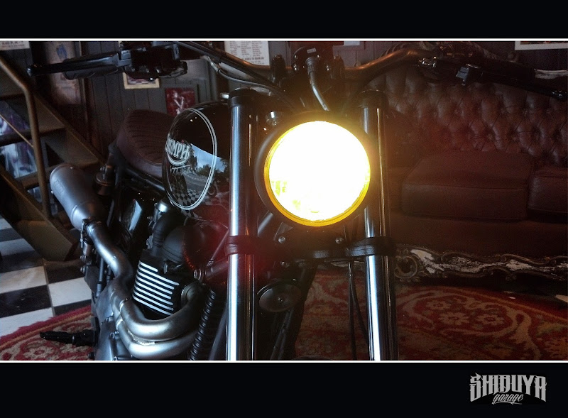 100% British !!! T100 Exclusive Shibuya Garage title=