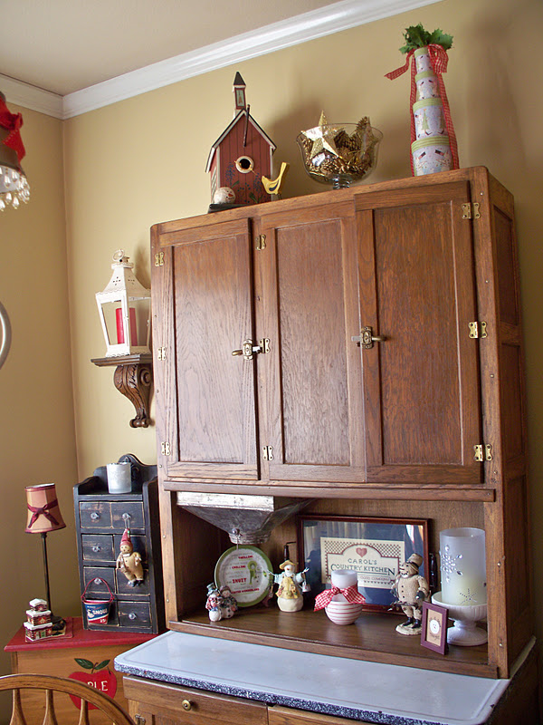 Carol's Heirloom Collection Kitchen Cupboard Christmas Bling