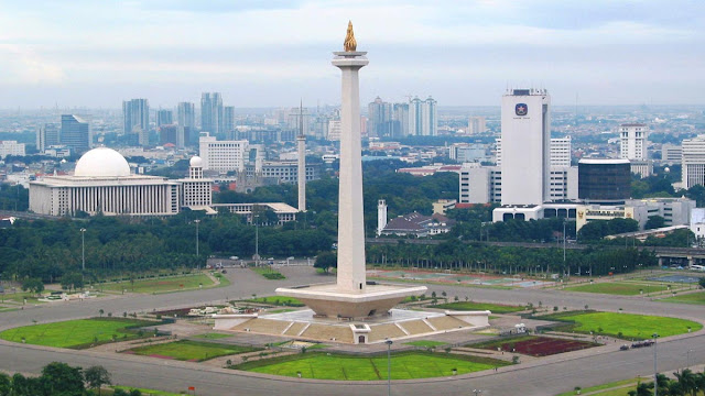 taman monas jakarta di siang hari taman monas jakarta di siang hari