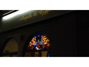 Assistant London Jobs 2011