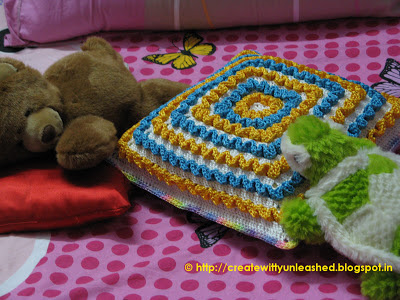 Crochet wiggles square cushion 5
