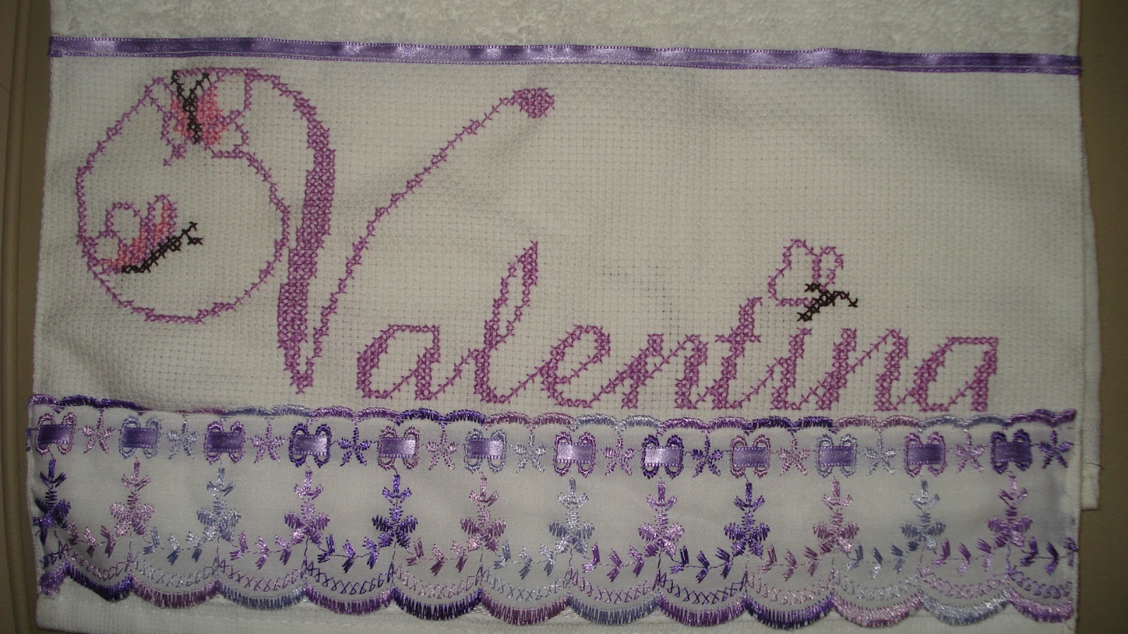 Ponto Cruz - A arte de bordar: Para a prima Valentina