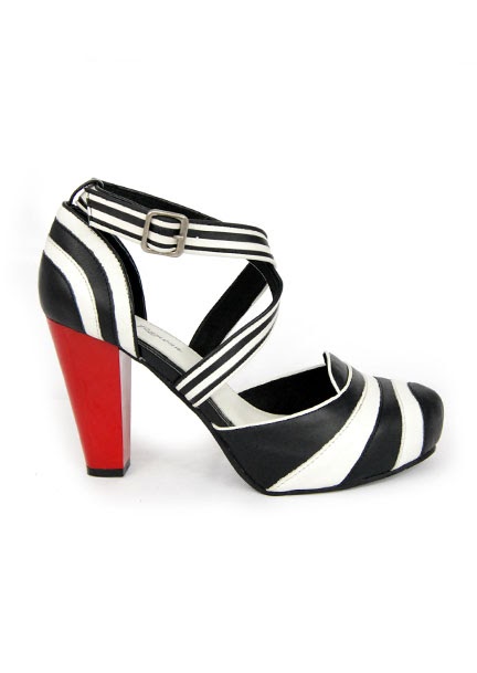 Show Me Your Shoes: lola ramona