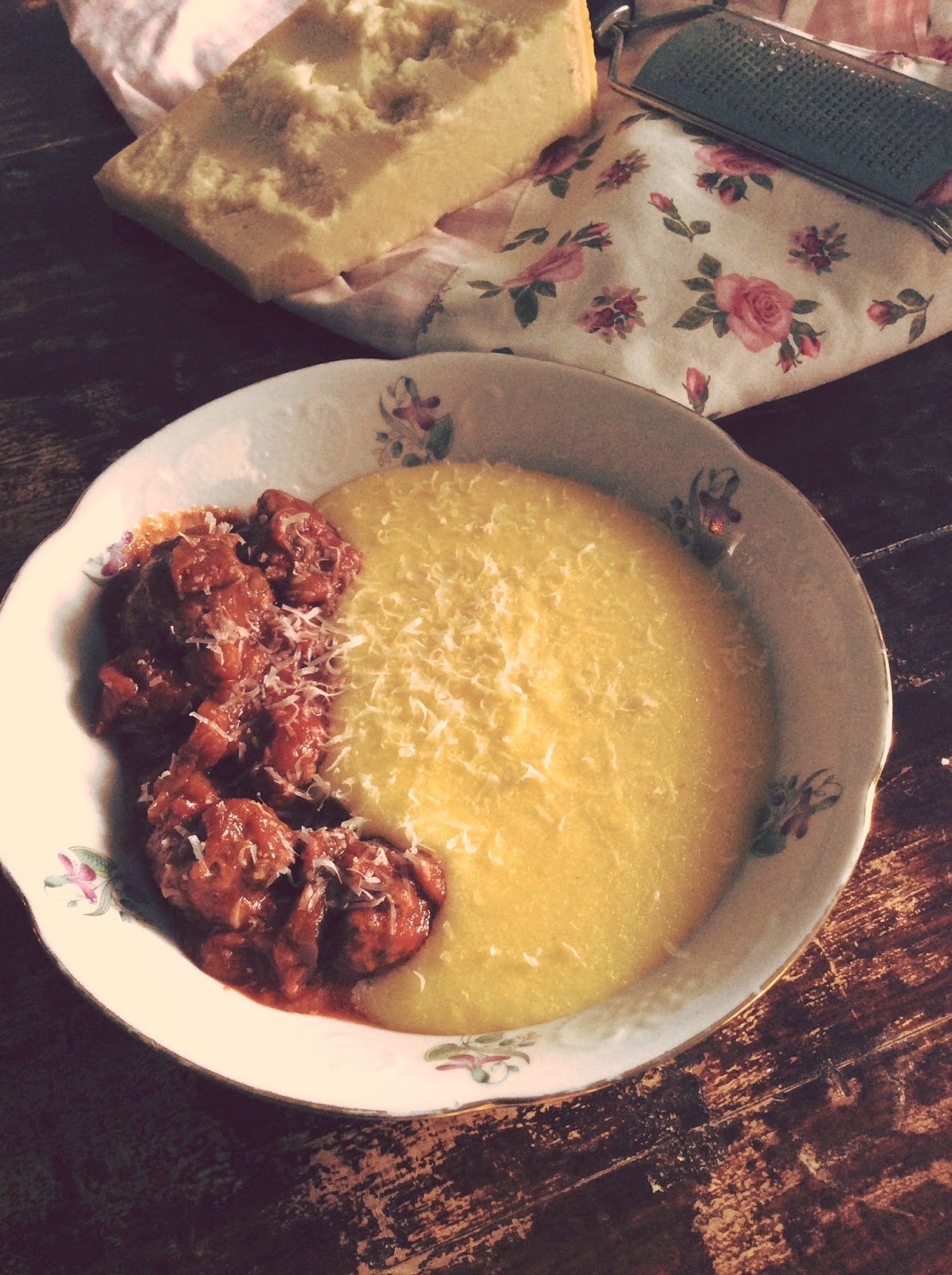 Primi Piatti La ricetta delle polpette alla norma con polenta di Jamie Oliver Cool Chic