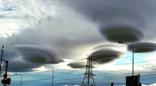 Misteri Awan UFO Hebokan Penduduk Afrika Selatan Misteri Awan UFO Hebokan Penduduk Afrika Selatan