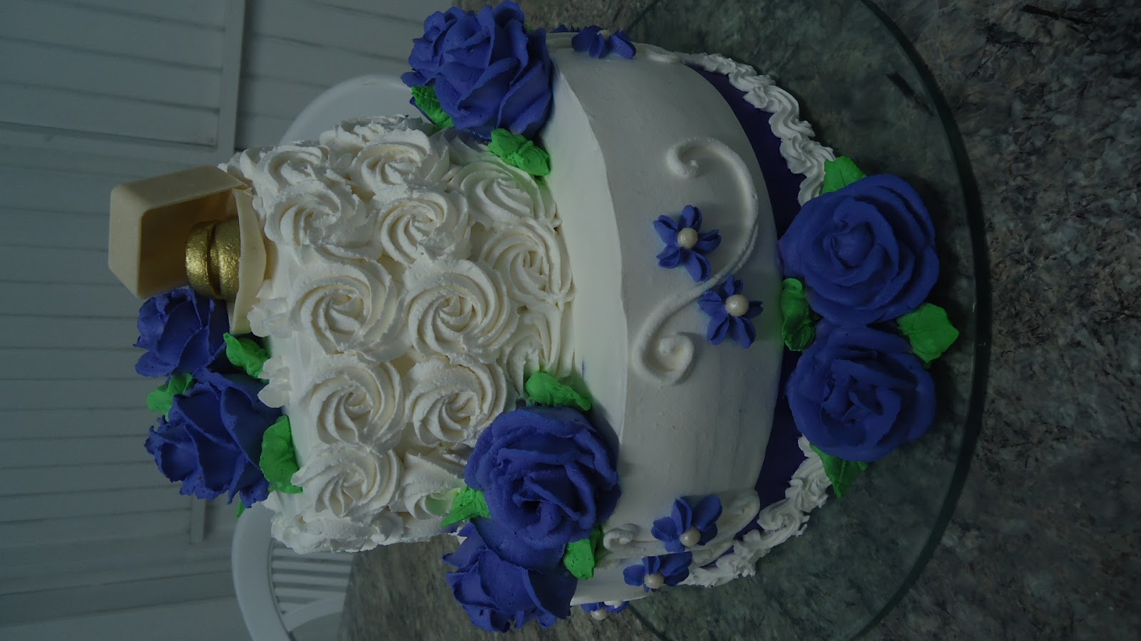 Marinês Tortas e Bolos Decorados com pasta americana ou chantilly, para