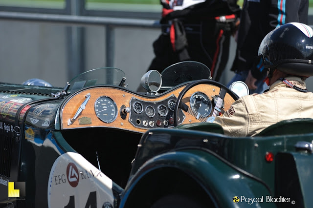 compteur sur voiture anglaise compteur de morgan photo pascal blachier