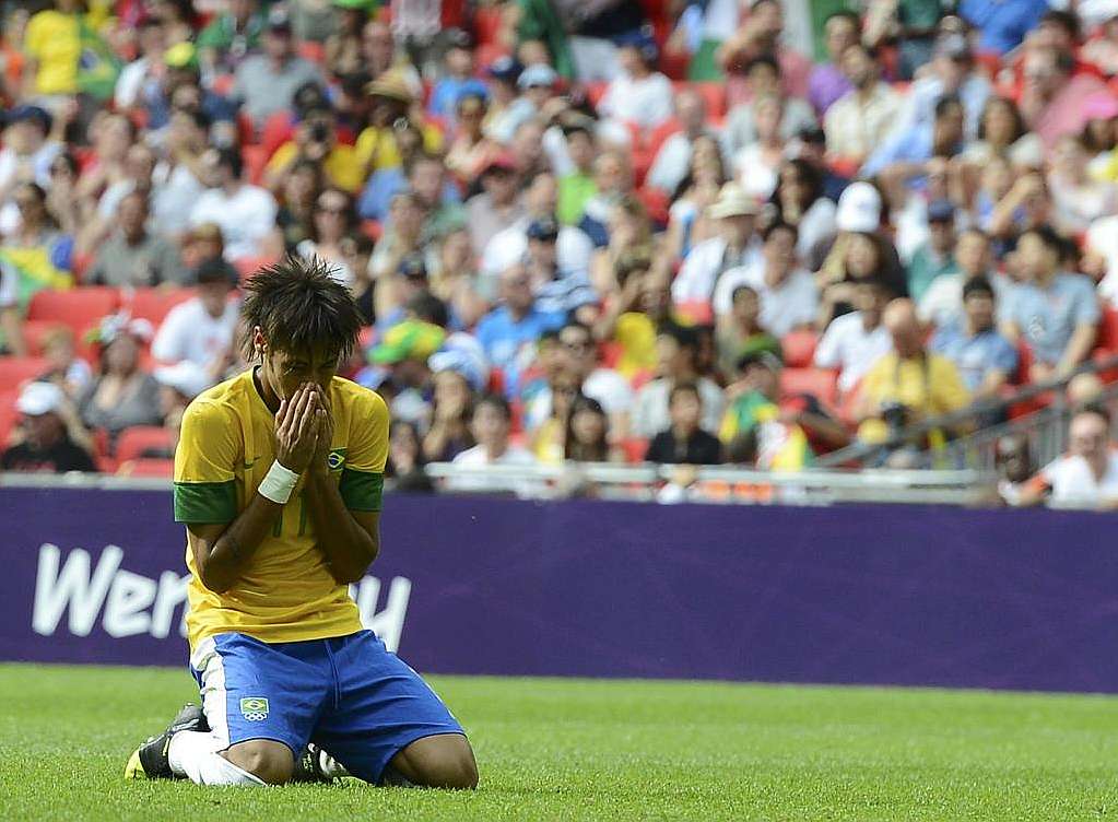 `Golpe de estado´ en Brasil tras la arrodillada de Neymar ante México